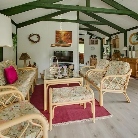 Feriehus Three-bedroom Holiday In Hals