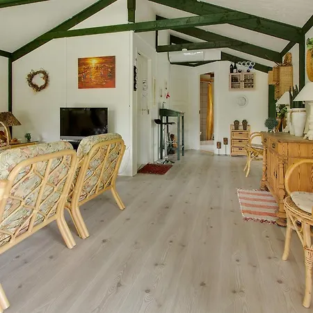 Three-bedroom Holiday In * Hals