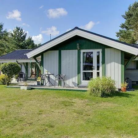 Three-bedroom Holiday In Casa vacanze
